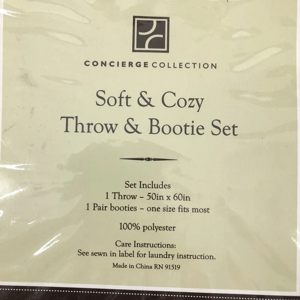 Concierge Collection Throw & Bootie Set Soft Plush‎ Gray 1 throw 1 pair booties